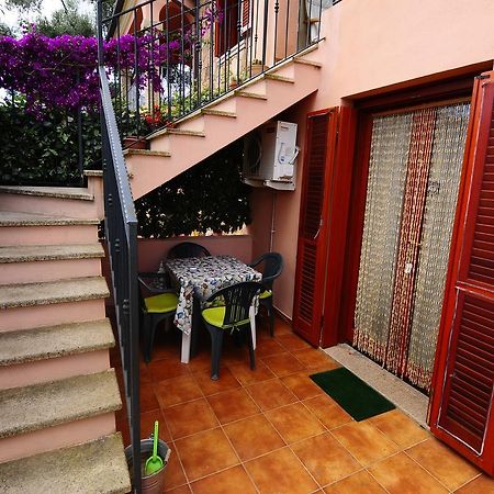 B&B Simon&Simon San Teodoro  Exterior photo